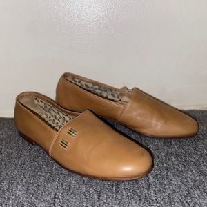 SOLD  Gucci Hysteria flats